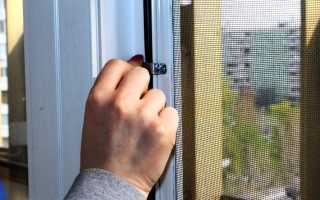 Как закрепить москитную сетку на окно своими руками